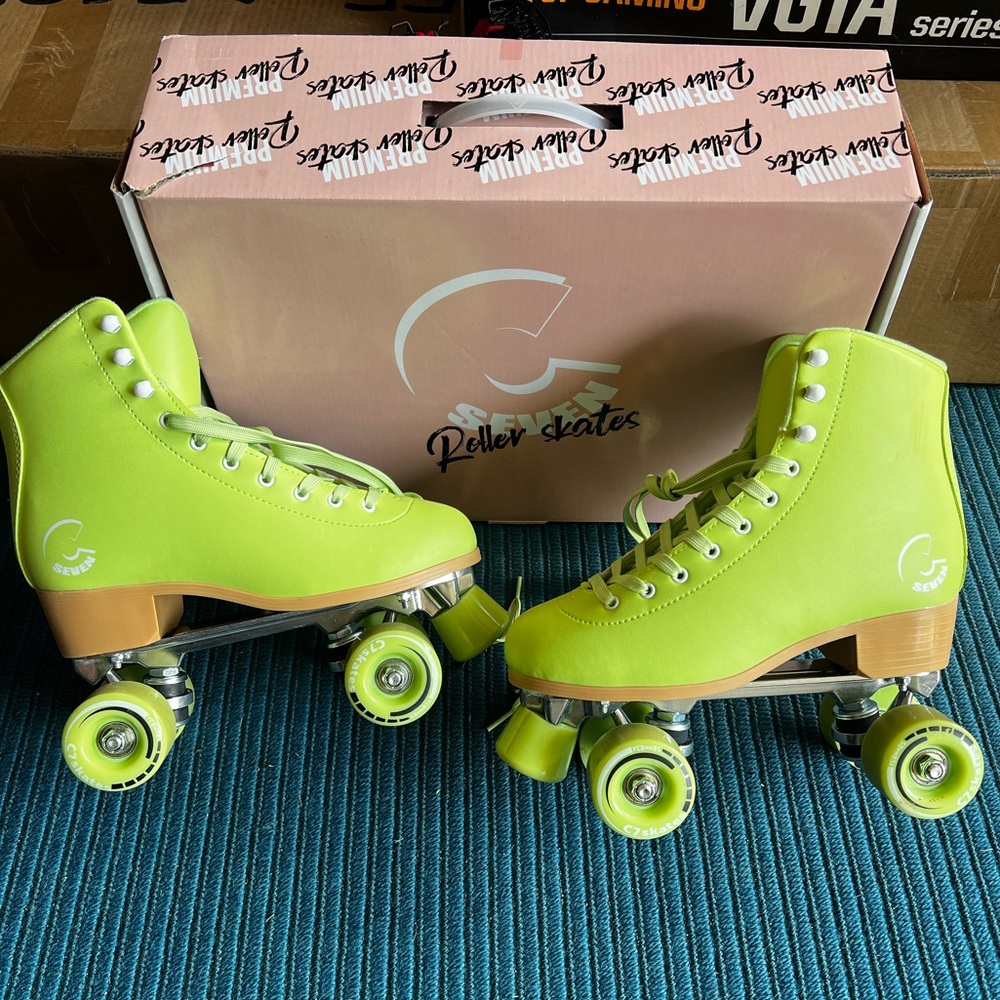 C7 Roller Skates